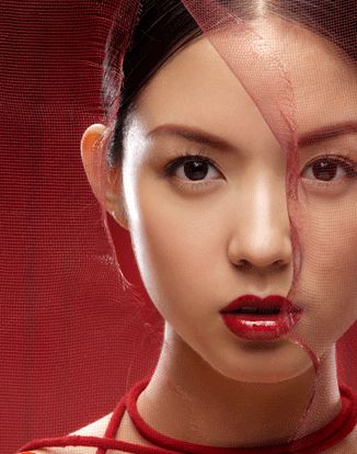做足眼周保湿 肌肤更显年轻(补充)